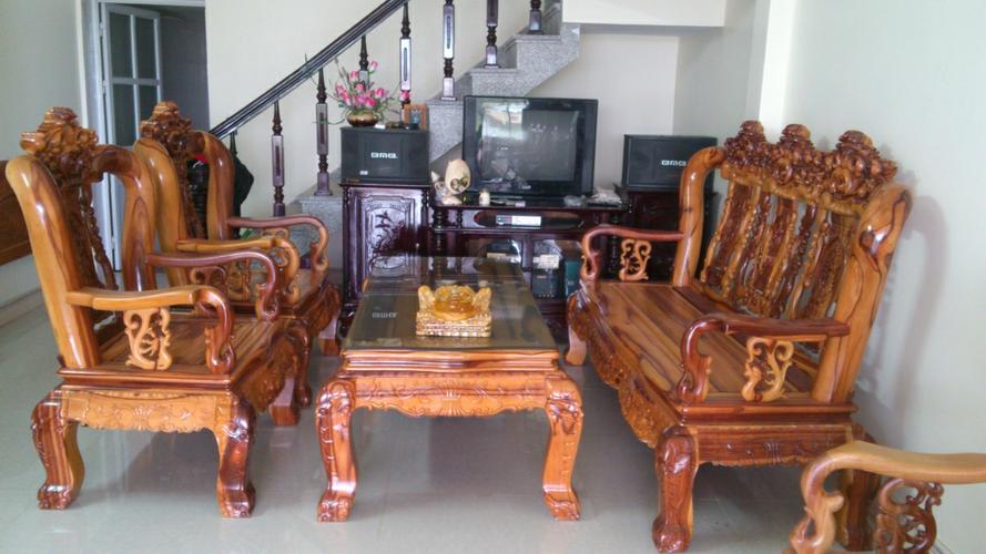 Lựa chọn bàn ghế gỗ cũ phải hợp với mệnh của gia chủ