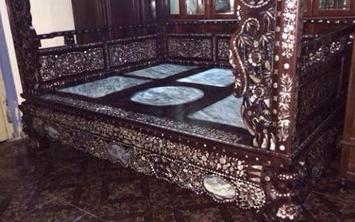 Giường ngủ gỗ xưa có niên đại hàng trăm năm