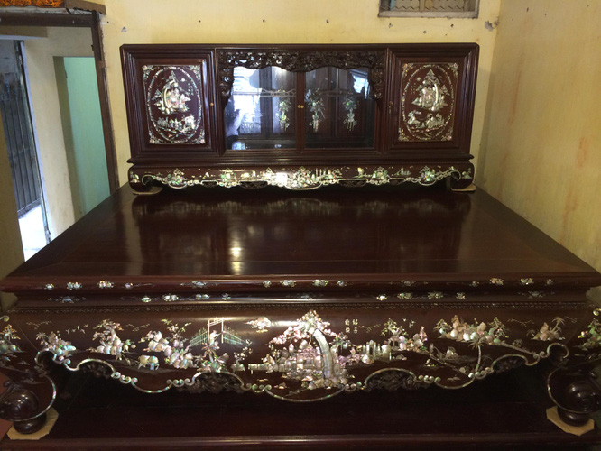 Các chi tiết khảm trai cầu kỳ