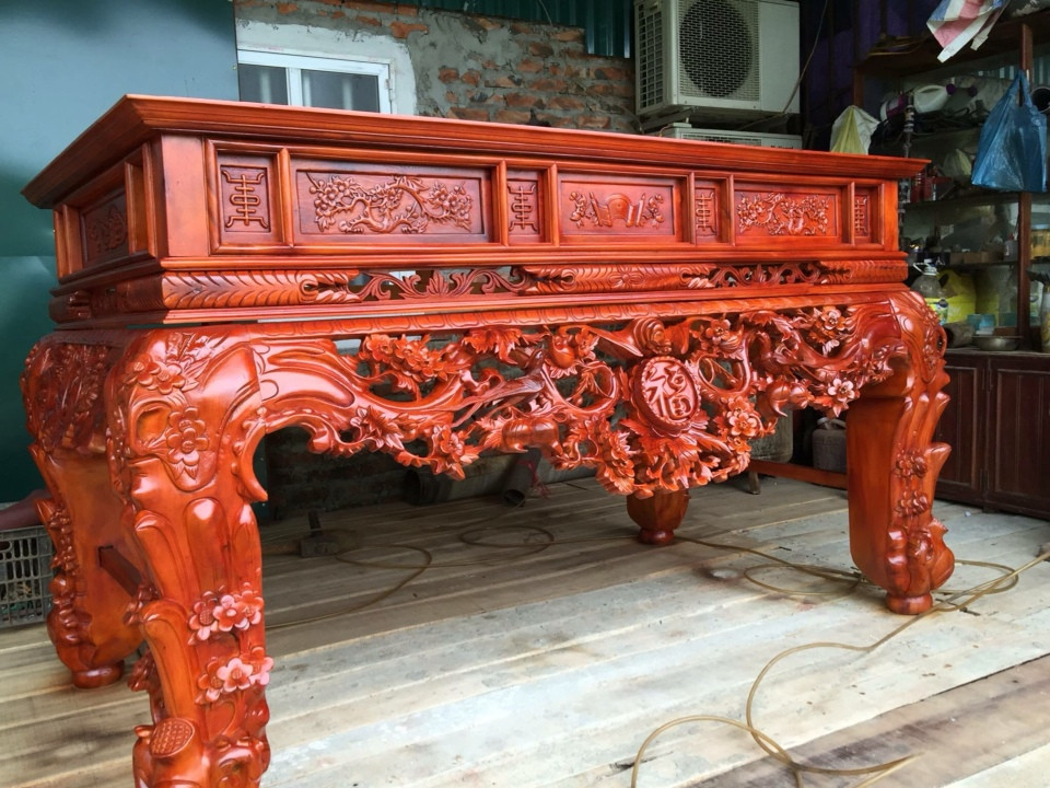 Sập thờ là một trong những sập gỗ được yêu chuộng