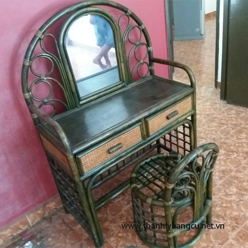 Mẫu bàn trang điểm cũ giá tốt