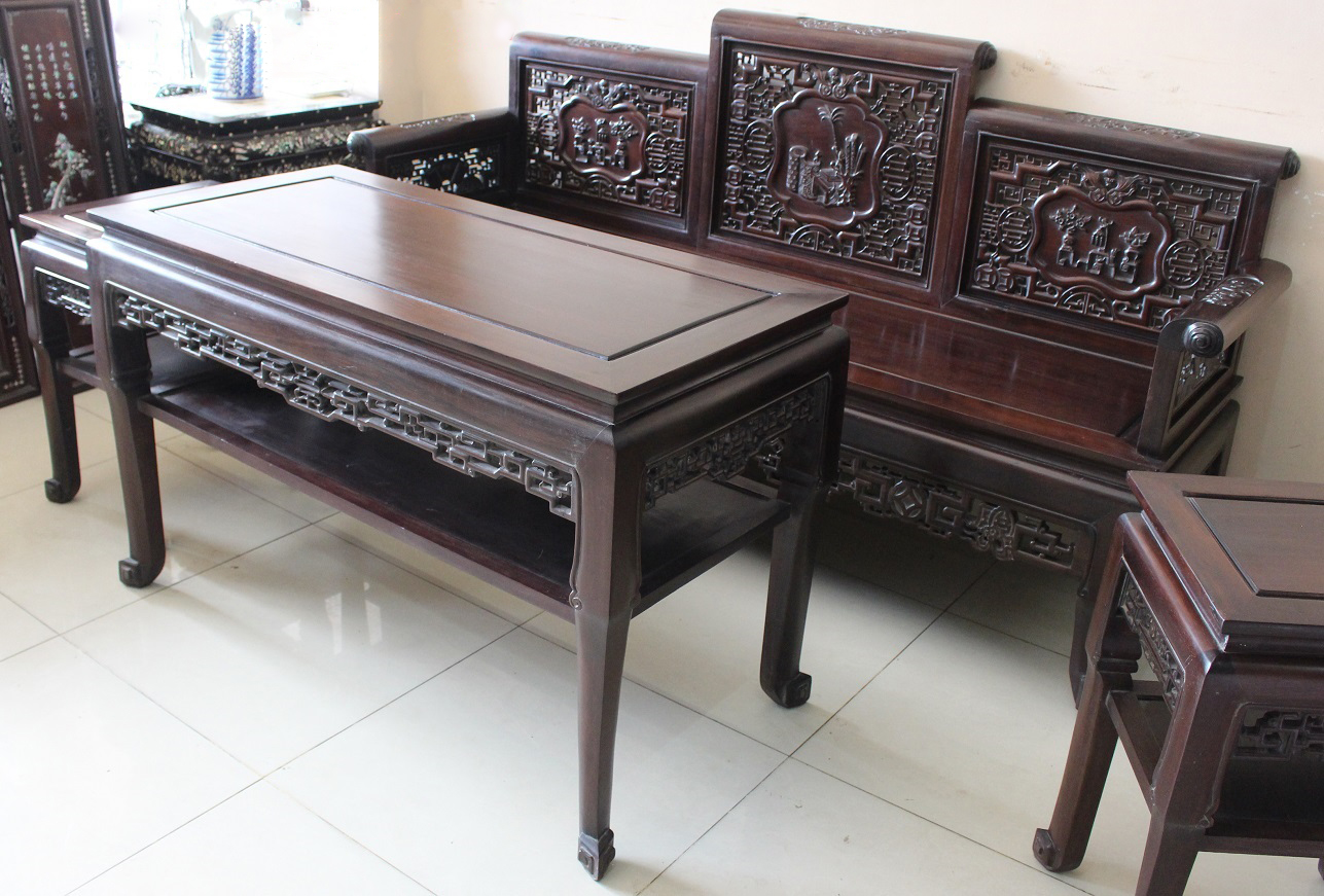 Chất liệu, niên đại của bộ trường kỷ gỗ gụ quyết định đến giá thành của nó