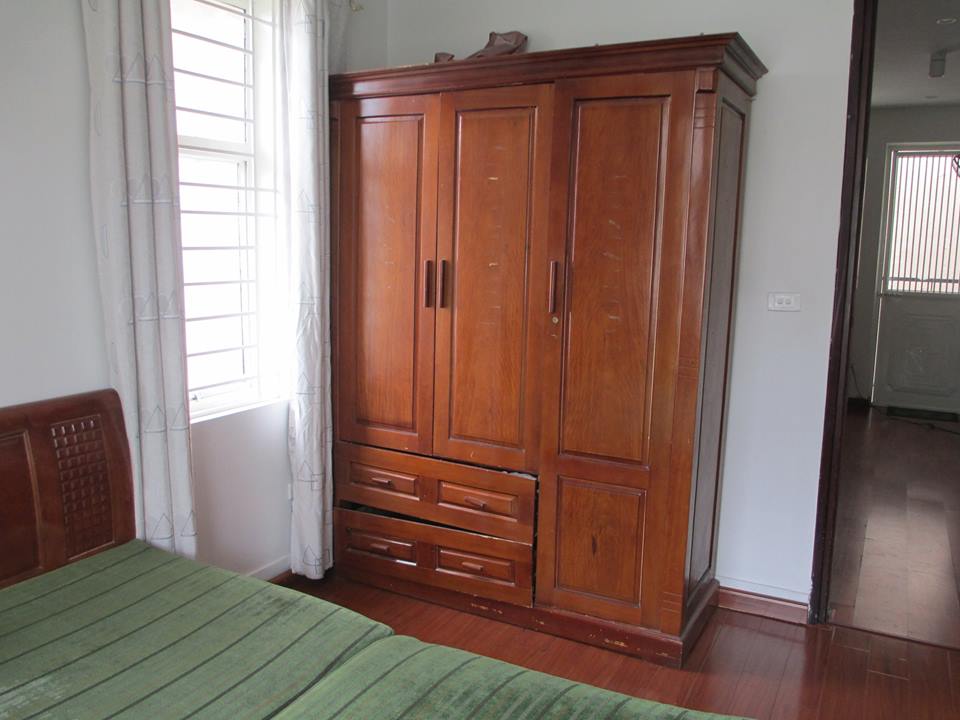 Tủ quần áo gỗ cũ kiểu dáng đẹp, hiện đại