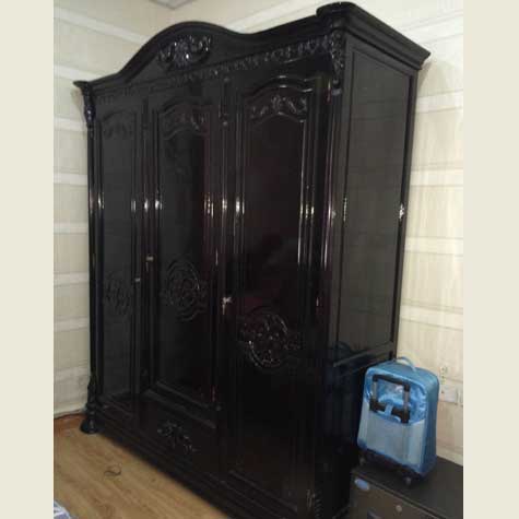 Kiểm tra tủ áo thật kỹ trước khi mua