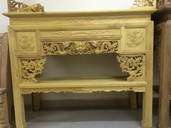 Màu sắc tủ thờ gỗ phải hài hòa, hợp với mệnh gia chủ