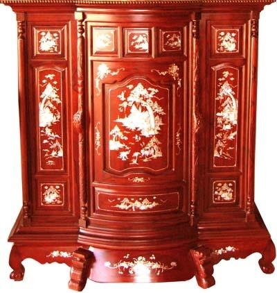 Tủ thờ gỗ càng lâu năm, giá càng cao