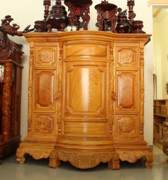 Tủ thờ gỗ mang ý nghĩa đặc biệt trong tín ngưỡng thờ cúng của người Việt